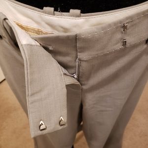 NWOT. The Limited White Stitched Dress Pants (6)